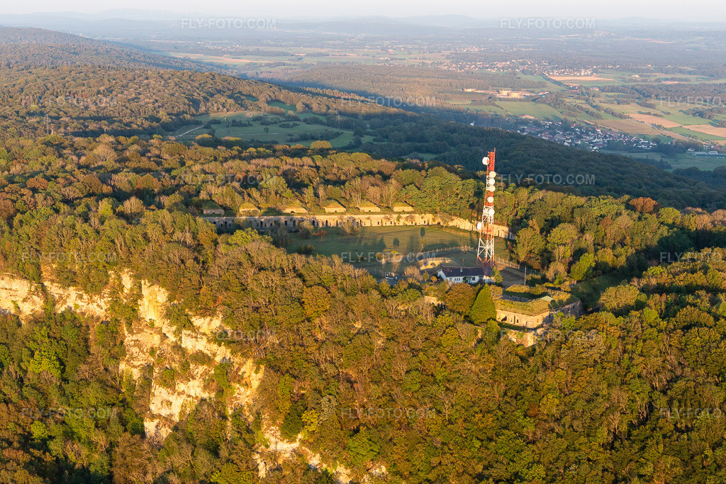 Aerial view: Fort de Montfaucon in Montfaucon in the state Doubles, France. – Photo: IMG_129699.jpg taken on 09/23/2021 by Werner Riehm/FLY-FOTO.com – Resolution of the original: 5472 x 3648 px