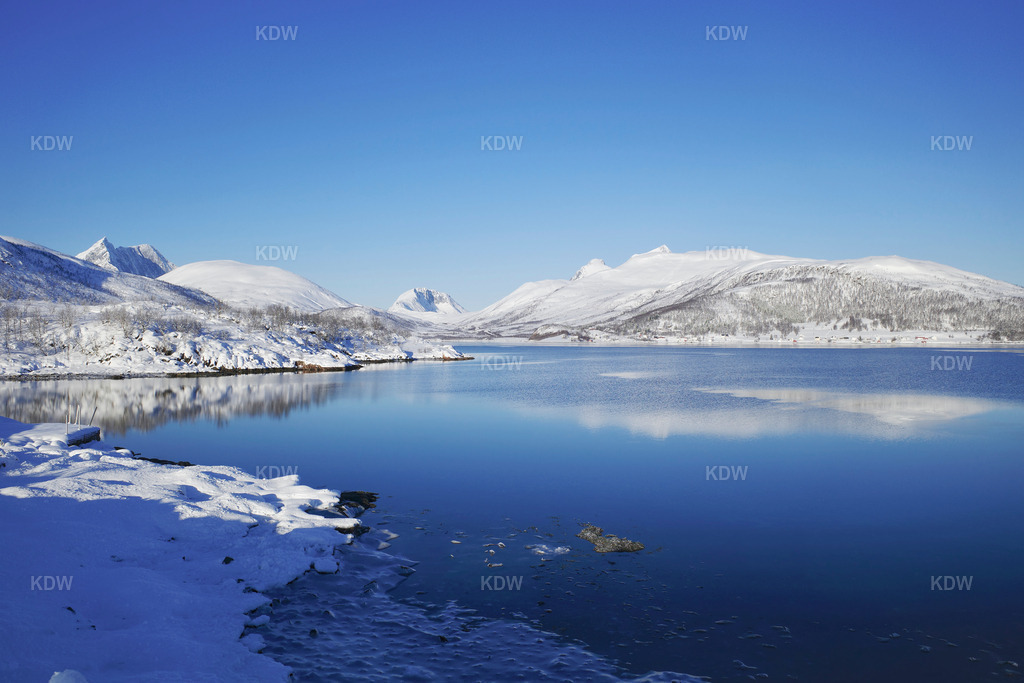 _R000514 | Achtsame und abstrakte Bilder - monochrome Fotografien und Digital ART in Farbe, hole deinen persönlichen Kunstdruck nach Hause. Fotografien direkt vom Erzeuger. Achte auf meine Sonder-Editionen und Rabatt Aktionen im Shop. - Realisiert mit Pictrs.com