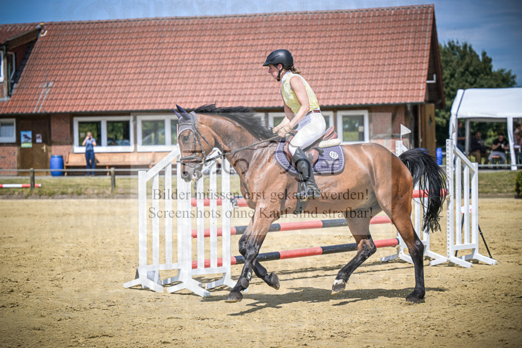 DOS_0131 | Entdecke hochwertige Reitturnierfotos von Foto Oger. Professionell, emotional und authentisch – jetzt Lieblingsmomente im Shop bestellen.Deutschlandweite Turnierfotografie. - Realisiert mit Pictrs.com