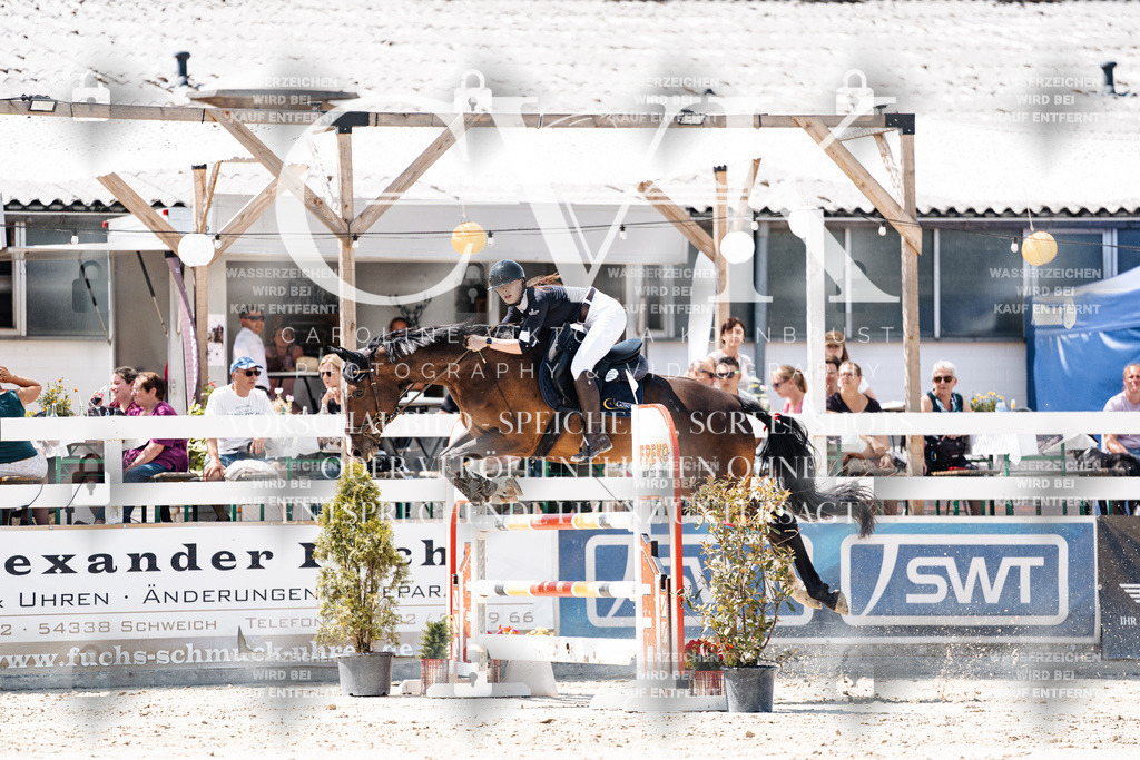CK909836 | Turnierfotografie Pferdefotografie Trier Rheinland-Pfalz Pferdesport Reitsport Tierfotografie Sportfotografie Pferdevideo Pferdevideografie Equestrianvideography equestrianphotography  - Realisiert mit Pictrs.com