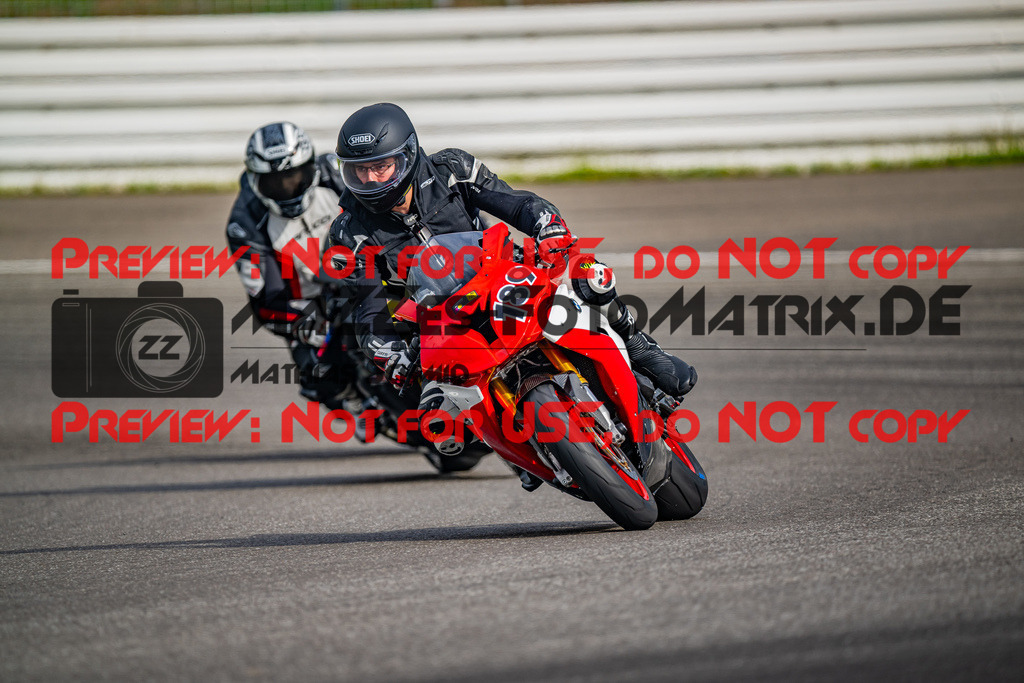 MaZZes_FotoMatrix_240701_6007705_2384 | GELB