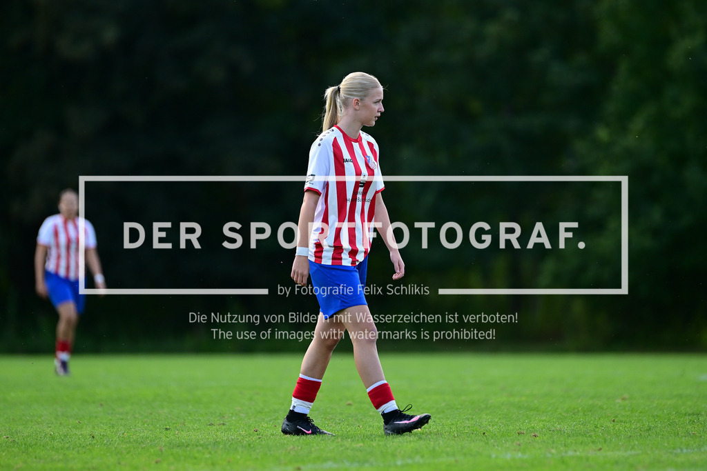 Fußball I Juniorinnen I Saison 2025-2026 I Oberliga Niedersachsen I 2. Spieltag I FC Rosengarten - ATSV Scharmbeckstotel I 16221 | Der Sportfotograf. - Realisiert mit Pictrs.com