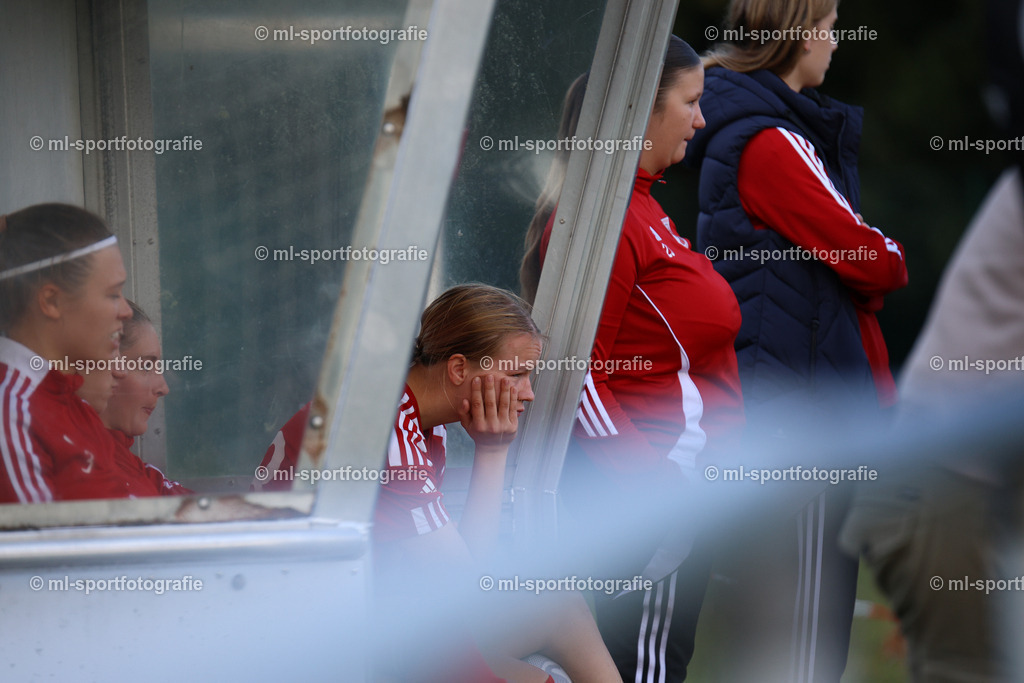 Fußball I Frauen I Saison 2025/2026 I Oberliga Schleswig-Holstein I 2. Spieltag I SV Wahlstedt - SV Frisia 03 Risum-Lindholm | ml-sportfotografie - Realisiert mit Pictrs.com
