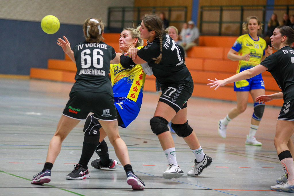 SVN_TvVoerde_021124_092 | Bildergalerie von Sport-Ereignissen aber auch von weiteren spannenden Dingen - nicht nur vom Niederrhein. In Anlehnung an den bekannten Spruch von Hanns Dieter Hüsch heißt das Motto: "Niederrhein ist überall".  - Realisiert mit Pictrs.com