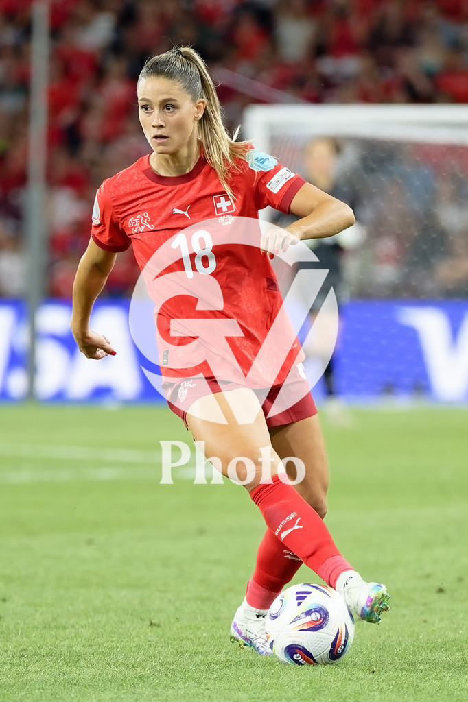 Finland v Switzerland: UEFA Women's EURO 2025 Group A | GENEVA, SWITZERLAND - JULY 10: Viola Calligaris of Switzerland controls the ball  during the UEFA Women's EURO 2025 Group A match between Finland and Switzerland at Stade de Geneve on July 10, 2025 in Geneva, Switzerland. (Photo by Giuseppe Velletri/Sports Press Photo/Getty Images)