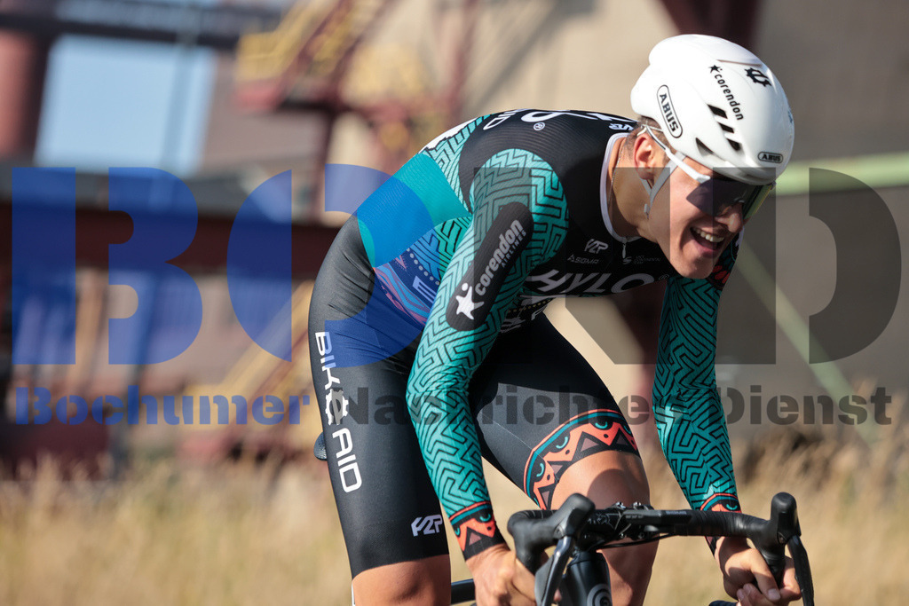 SES_DEUTOU20250820-100 | bond - Realisiert mit Pictrs.com