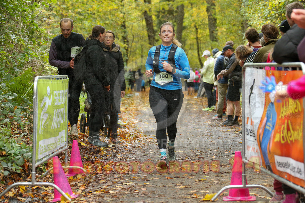 251026_1303_EX1_2346 | Sportfotografie im Rhein-Sieg Kreis, Köln, Bonn, NRW, Rheinland Pfalz, Hessen, etc. Unser Tätigkeitsfeld umfasst den Laufsport vom Volkslauf über den Marathon, Duathlon, Triathon bis zum Ultralauf wie Kölnpfad Ultra oder Schindertrail.