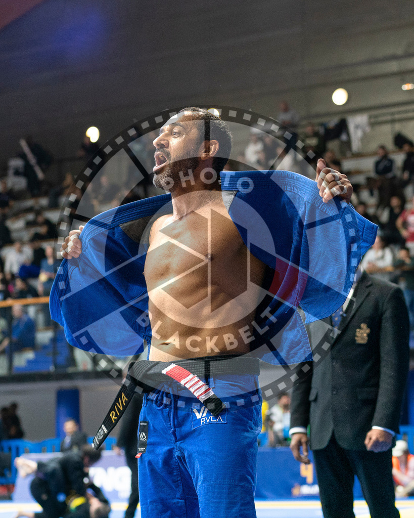 20240125PBB01682 | Fighters compete during the sixth day of the Brazilian Jiu-jitsu European Championship of the IBJJF in Paris, France, on January 25, 2024.