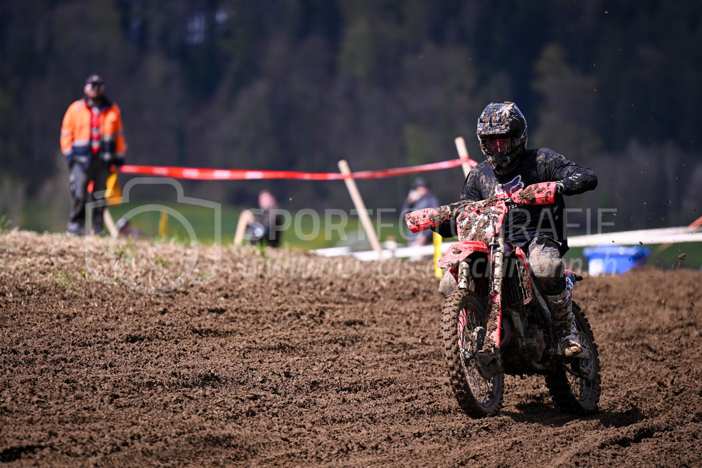 Motocross Schlatt bei Winterthur - 29. April 2023 | Fahrer in der Kategorie MX2 am Motocross Schlatt bei Winterthur, 29. April 2023.
Instagram: @mx_schlatt | @mc_wila | @sam_schweiz
Bild: Sportfotografie Markus Aeschimann | www.markus-aeschimann.ch - Realisiert mit Pictrs.com