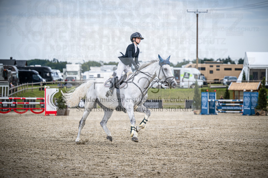 DOS_4580 | Entdecke hochwertige Reitturnierfotos von Foto Oger. Professionell, emotional und authentisch – jetzt Lieblingsmomente im Shop bestellen.Deutschlandweite Turnierfotografie. - Realisiert mit Pictrs.com