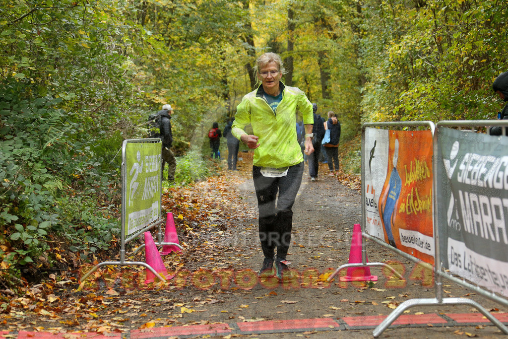251026_1325_EX1_3416 | Sportfotografie im Rhein-Sieg Kreis, Köln, Bonn, NRW, Rheinland Pfalz, Hessen, etc. Unser Tätigkeitsfeld umfasst den Laufsport vom Volkslauf über den Marathon, Duathlon, Triathon bis zum Ultralauf wie Kölnpfad Ultra oder Schindertrail.