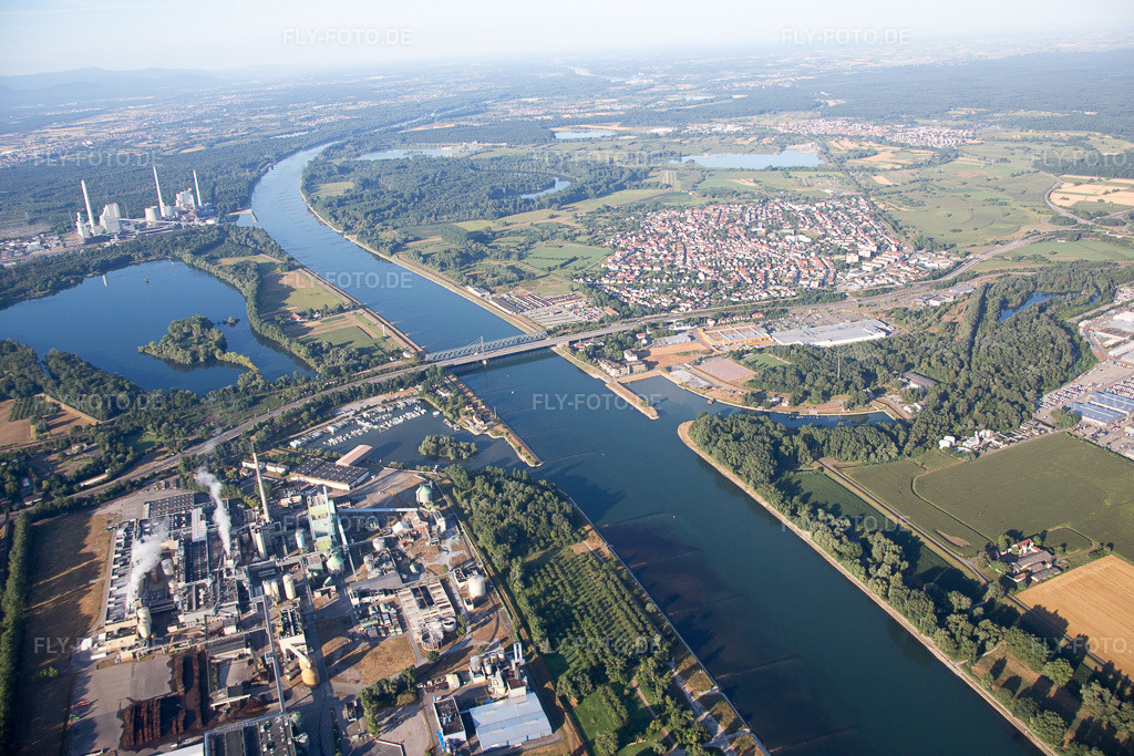 Luftbild: Borregaard Deutschland GmbH und Maxauer Papierfabrik GmbH im Ortsteil Knielingen in Karlsruhe im Bundesland Baden-Württemberg in Deutschland.Foto: IMG_083856.jpg vom 26.07.2015 durch Werner Riehm/FLY-FOTO.deOur plants and offices - BorregaardMAXAUER PAPIERFABRIK - Nachhaltige SC-Papiere