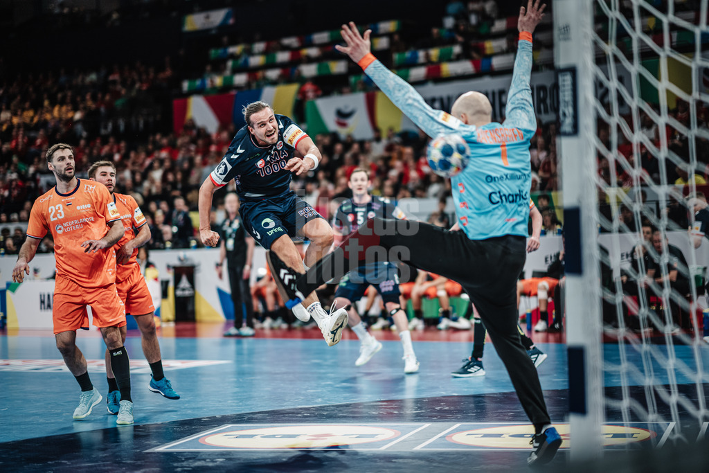 Handball | Herren | EHF EURO 2024 | European Championshop Men 2024 Final Tournament | Norwegen vs. Niederlande | 19.01.2024 | Kent Robin Tonnesen (#15, Norwegen, NOR) wirft aufs Tor