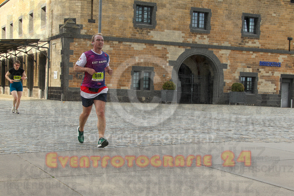250920_1527_EV4_8857 | Sportfotografie im Rhein-Sieg Kreis, Köln, Bonn, NRW, Rheinland Pfalz, Hessen, etc. Unser Tätigkeitsfeld umfasst den Laufsport vom Volkslauf über den Marathon, Duathlon, Triathon bis zum Ultralauf wie Kölnpfad Ultra oder Schindertrail.