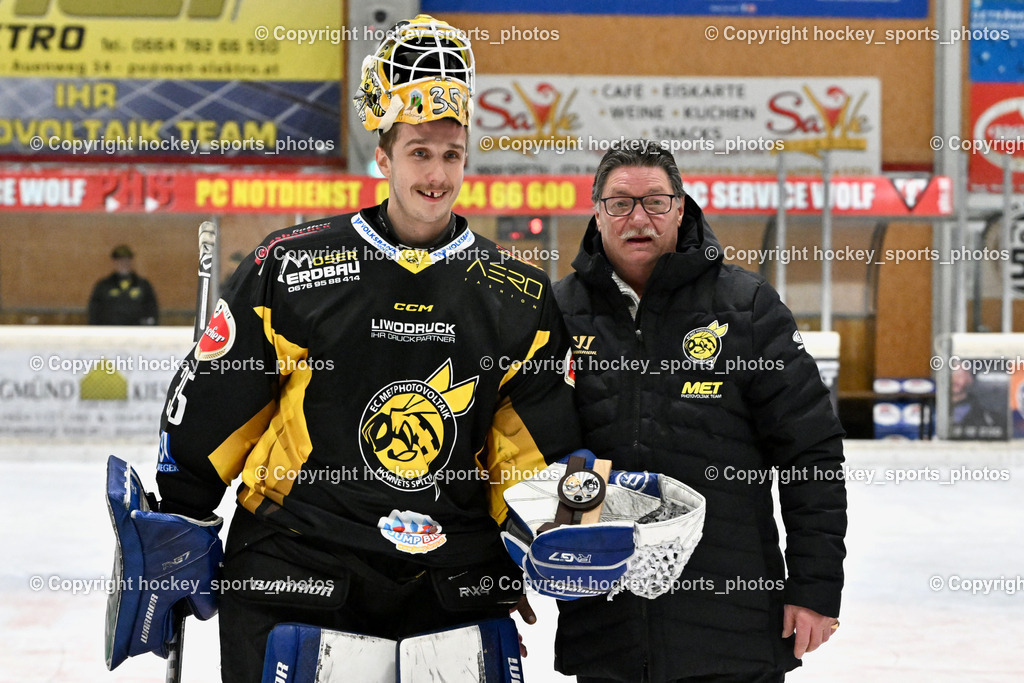 EC MET PHOTOVOLTAIK HORNETS SPITTAL vs. EV ZELTWEG MURTAL LIONS | #35 Egger Luca EC Hornets Spittal, Obmann EC Hornets Spittal Ludwig Zauchner, EC MET PHOTOVOLTAIK HORNETS SPITTAL vs. EV ZELTWEG MURTAL LIONS, EC MET PHOTOVOLTAIK HORNETS SPITTAL vs. EV ZELTWEG MURTAL LIONS am 08.02.2026 in Spittal an der Drau (Eissportzentrum Spittal), Austria, (Photo by Bernd Stefan)