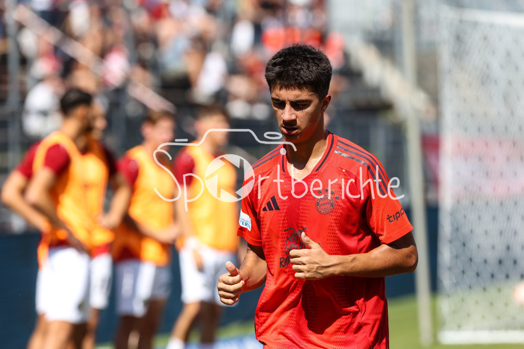 FC Würzburger Kickers - FC Bayern Amateure | Im Bild Adin LICINA (FC Bayern München II #9) / Freisteller / Einzelfoto / Regionalliga Bayern: FC Würzburger Kickers - FC Bayern München II, AKON Arena am 24.08.2024