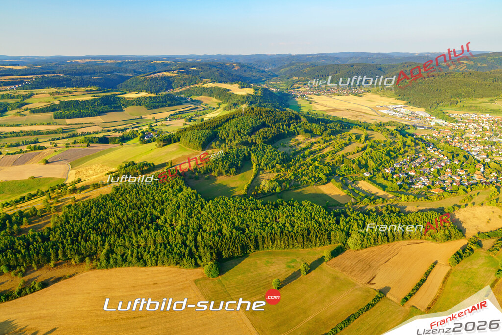 Die Luftbildaufnahme Bild - Marktrodach wurde 2018 mittels Flugzeug (keine Drohne) erstellt. Perfekte Schärfe und Druck- Auflösung- Garantiert!