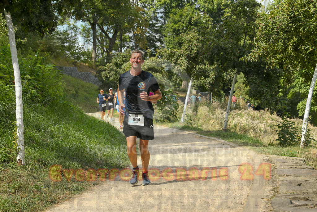 250824_1410_EX1_5218 | Sportfotografie im Rhein-Sieg Kreis, Köln, Bonn, NRW, Rheinland Pfalz, Hessen, etc. Unser Tätigkeitsfeld umfasst den Laufsport vom Volkslauf über den Marathon, Duathlon, Triathon bis zum Ultralauf wie Kölnpfad Ultra oder Schindertrail.