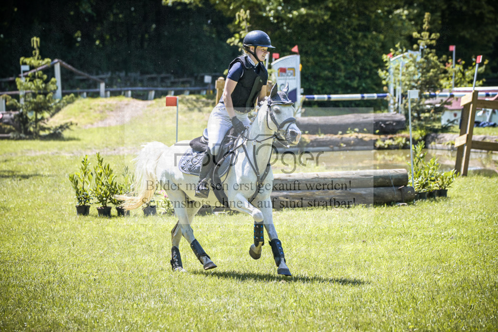 DOS_6096 | Entdecke hochwertige Reitturnierfotos von Foto Oger. Professionell, emotional und authentisch – jetzt Lieblingsmomente im Shop bestellen. - Realisiert mit Pictrs.com