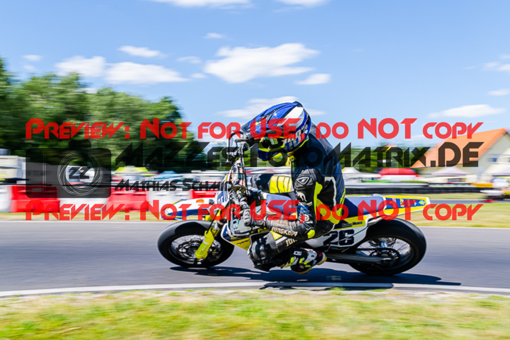 MaZZes_FotoMatrix_220702_1827 | S3