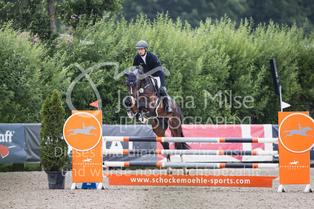 250610_Mühlen_SprPf-L1-354 | Deine schönsten Turniermomente als professionelle Fotos! Entdecke hochwertige Pferdesport-Fotografie im Online-Shop. Jetzt Fotos finden & bestellen!