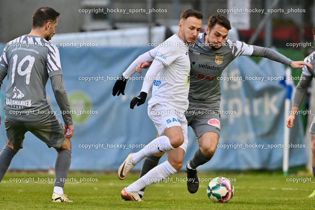 SAK vs. ASKÖ Köttmannsdorf | #19 Christopher Sallinger ASKÖ Köttmannsdorf, #9 Sinan Samardzic SAK, #17 Stephan Borovnik ASKÖ Köttmannsdorf, SAK vs. ASKÖ Köttmannsdorf, SAK vs. ASKÖ Köttmannsdorf am 02.04.2026 in Klagenfurt (Sportpark Welzenegg), Austria, (Photo by Bernd Stefan)