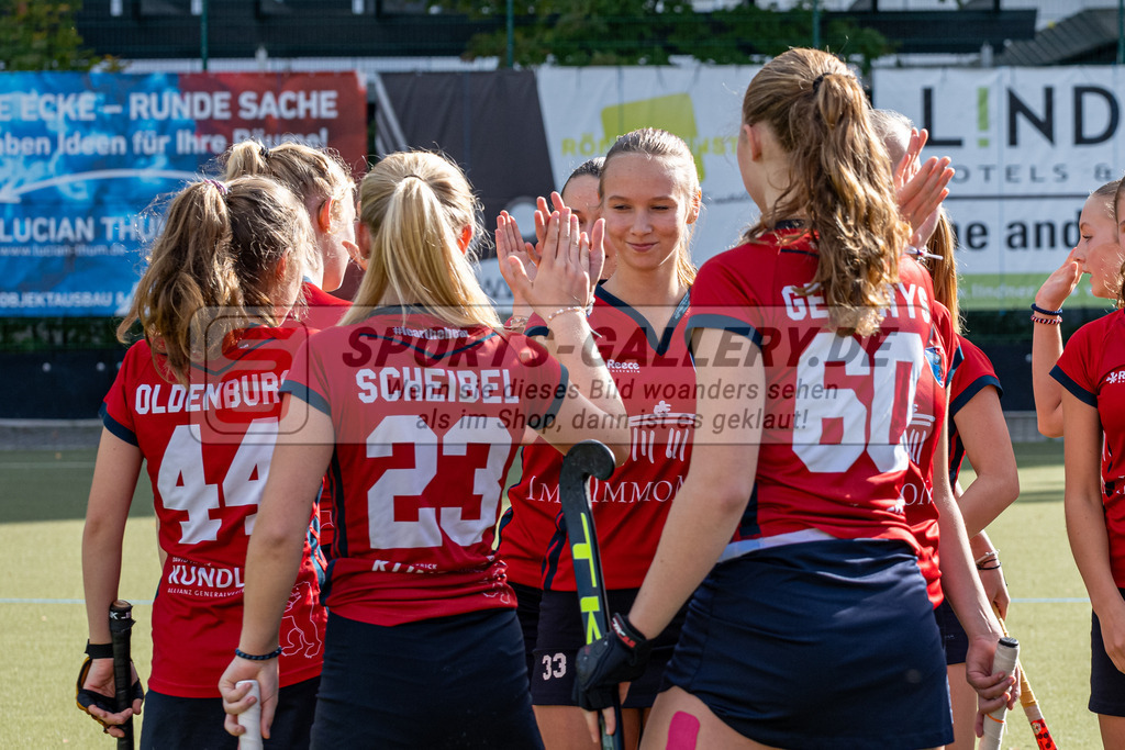 SFE_20231021_0040 | Deutsche Meisterschaft Weibliche U16 Halbfinale Uhlenhorst Mülheim - Berliner HC am 21.10.2023 in Köln (Düsseldorfer Hockeyclub 1905 e.V.), Photo: Stephan Fehrmann 2023 (Sports-Gallery)