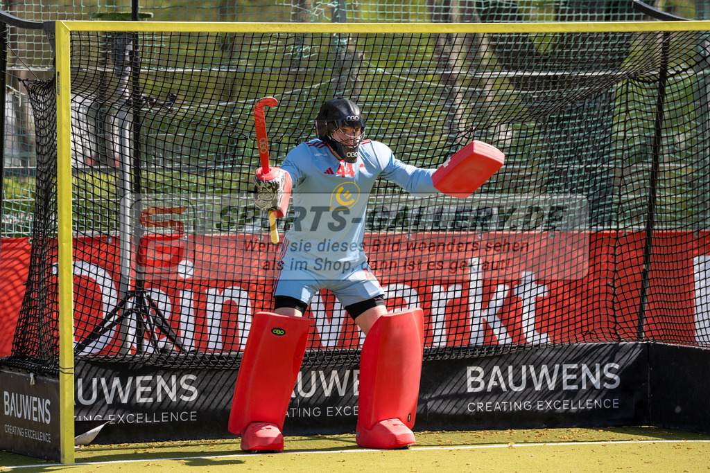 SFE_20250412_0014 | Köln, Deutschland, 12.04.2025:  Hockey 1. Bundesliga Herren Rot-Weiss Köln - Harvestehuder THC im KTHC Stadion Rot-Weiss Köln Tennis and Hockey Club am 12.04.2025 in Köln, Deutschland. (Foto von Stephan Fehrmann)Köln, Germany, 12.04.2025: Hockey 1. Bundesliga Herren Rot-Weiss Köln - Harvestehuder THC in KTHC Stadion Rot-Weiss Köln Tennis and Hockey Club at 12.04.2025 in Köln, Deutschland. (Foto from Stephan Fehrmann)