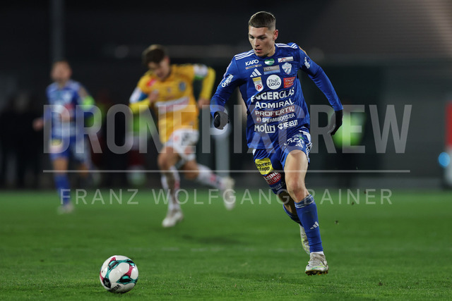 TSV Egger Glas Hartberg vs SV Oberbank Ried – Austrian Bundesliga Match | The image shows Elias Havel (Hartberg), at the Bundesliga match TSV Hartberg vs SV Ried at Profertil Arena Hartberg. 22.11.2025