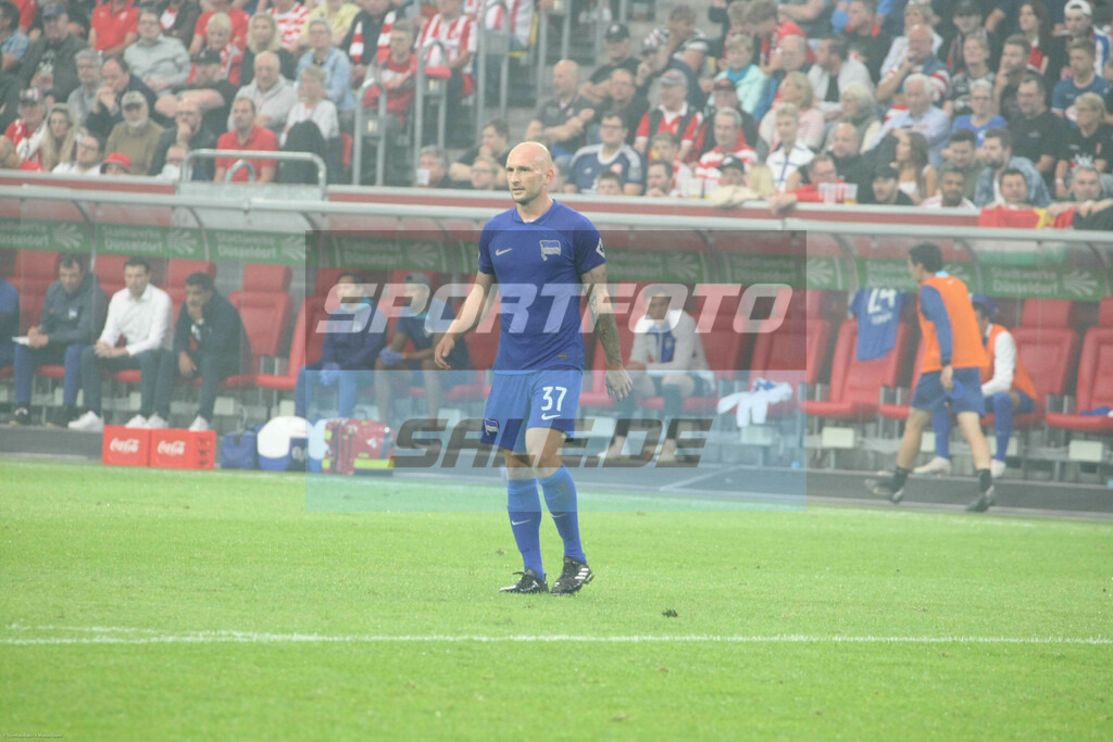 Fortuna Düsseldorf - Hertha BSC | Toni Leistner - © Sportfoto-Sale (MK) - Realisiert mit Pictrs.com