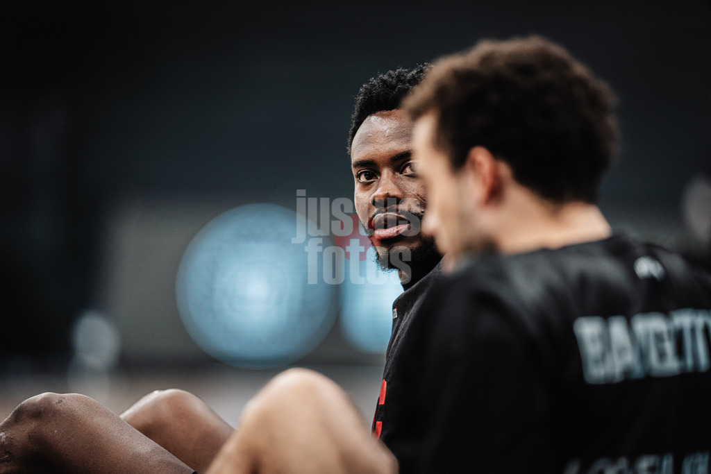 Basketball | Männer | Saison 2023/2024 | easyCredit Basketball Bundesliga | 31. Spieltag | Veolia Towers Hamburg vs. HAKRO Merlins Crailsheim | 30.04.2024 | Rene Kindzeka (#11, HAKRO Merlins Crailsheim)