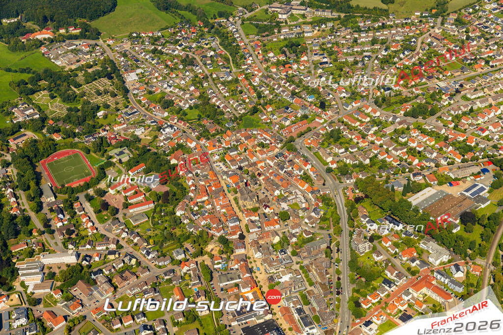 Bild der Stadt Bad Driburg - Die Luftaufnahme wurde 2025 vom UL-Flugzeug heraus erstellt ( keine Drohne ) - Hochauflösende Luftaufnahme - für professionelle Ausdrucke geeignet. Die Geschenkidee !Hier alle&nbsp;Infos zur Lizenzierung der LuftaufnahmeWir fliegen auch dieses Jahr wieder in Ihre Region um Luftbilder zu erstellen.- Luftbild anfragen