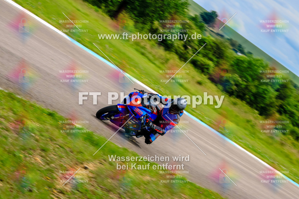 MotoTeam-3486 | Hier findet Ihr Bilder von Touristenfahrten auf der Nürburgring Nordschleife oder von anderen Veranstaltungen die ich besucht habe. Viel Spass beim Durch Schauen 