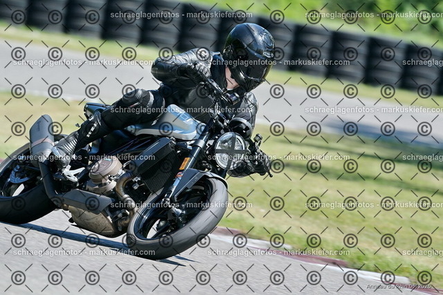 26BT01-1249 | 701 - Realisiert mit Pictrs.com