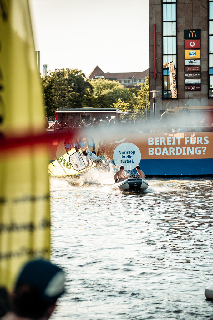 Kieler WOCHE Tow In Windsurf - @art_tokarev dpmedia (42 von 63) | dp-photography - Realisiert mit Pictrs.com