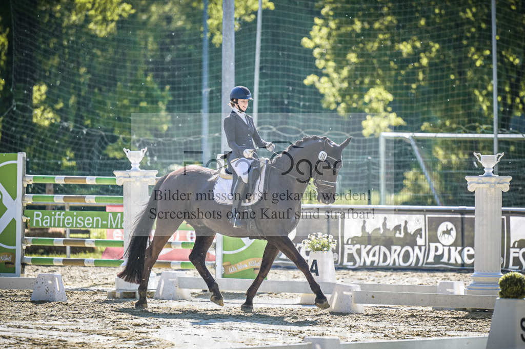 DOS_2862 | Entdecke hochwertige Reitturnierfotos von Foto Oger. Professionell, emotional und authentisch – jetzt Lieblingsmomente im Shop bestellen.Deutschlandweite Turnierfotografie. - Realisiert mit Pictrs.com