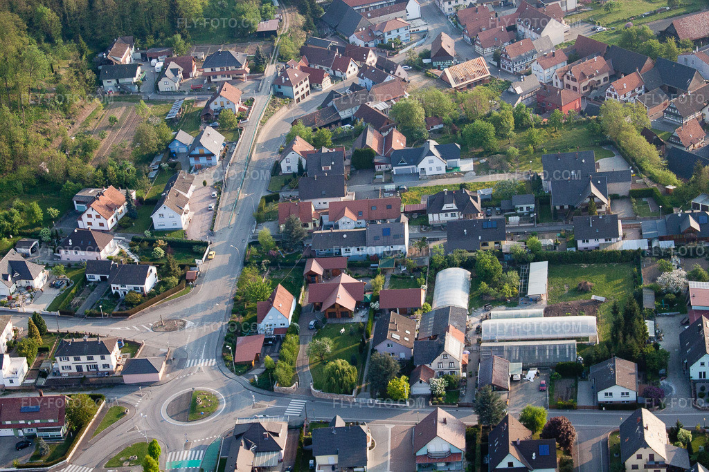 Aerial view: View of the town in Mothern in the state Bas-Rhin, France.Photo: IMG_40328.jpg taken on 04/22/2011 by Werner Riehm/FLY-FOTO.comResolution of the original: 4752 x 3168 px