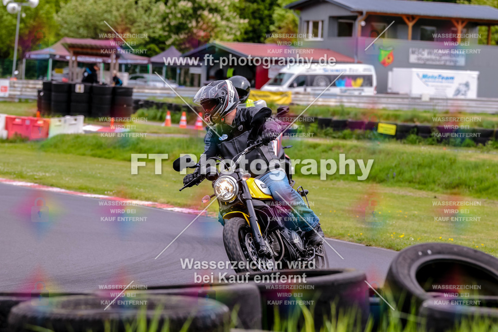 MotoTeamVBK-20579 | Hier findet Ihr Bilder von Touristenfahrten auf der Nürburgring Nordschleife oder von anderen Veranstaltungen die ich besucht habe. Viel Spass beim Durch Schauen 