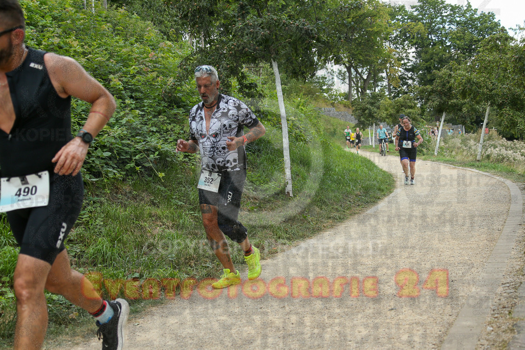 250824_1402_EX1_4748 | Sportfotografie im Rhein-Sieg Kreis, Köln, Bonn, NRW, Rheinland Pfalz, Hessen, etc. Unser Tätigkeitsfeld umfasst den Laufsport vom Volkslauf über den Marathon, Duathlon, Triathon bis zum Ultralauf wie Kölnpfad Ultra oder Schindertrail.