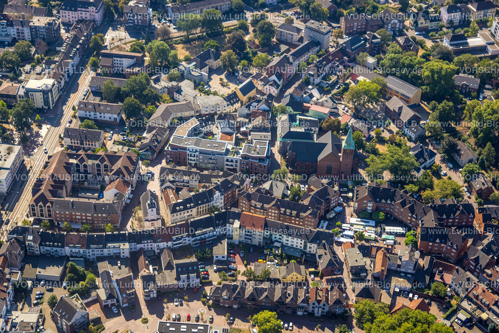 Dinslaken220806674 | Luftbild, Altstadt mit St. Vincentius Kirche und Stadtkirche, Dinslaken, Ruhrgebiet, Nordrhein-Westfalen, Deutschland