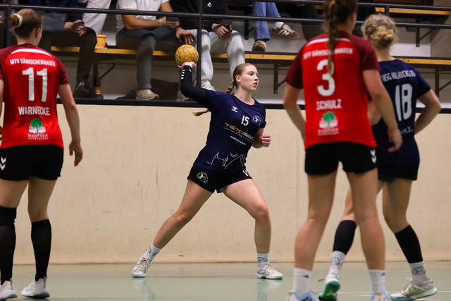 Handball I Damen I Saison 2025-2026 I Verbandsliga Süd I HSG Kalkberg 06 - MTV Dänischenhagen I 14.12.2025.232 | Hannah Zickermann (15, HSG Kalkberg 06) - Realisiert mit Pictrs.com
