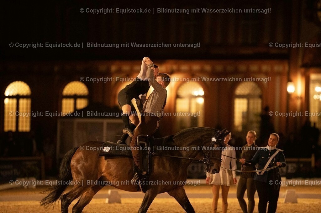 20230527_Voltigieren_NASPA_Flutlicht_1183 | equistock