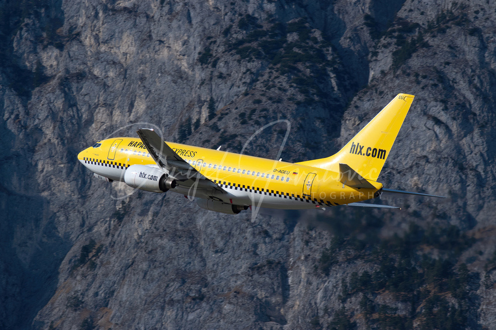 HLX | Boeing 737 von Hapag Lloyd Express nach dem Abflug in Innsbruck