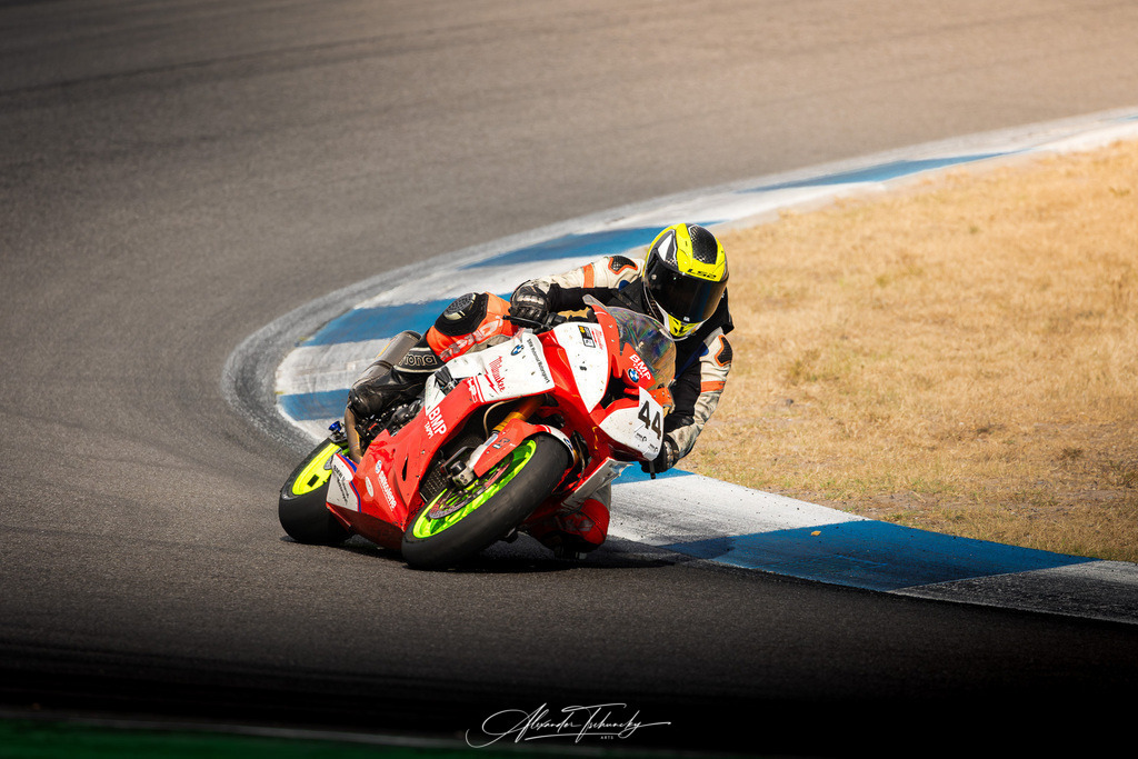 Ducati Trackday Hockenheimring 2026 | Entdecken Sie die faszinierende Welt von Alexander Tschuncky Arts: Kreative Fotografie, atemberaubende Automobilkunst und hochwertiger Bilderdruck. Lassen Sie sich inspirieren! - Realisiert mit Pictrs.com