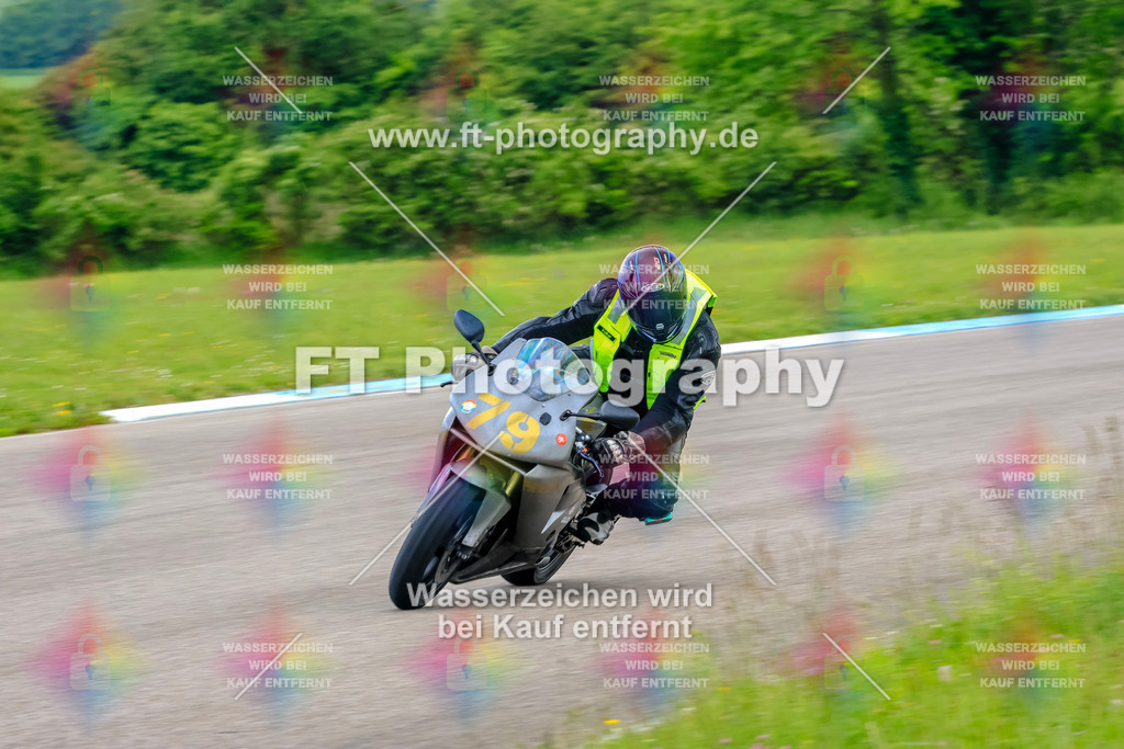 MotoTeam-3262 | Hier findet Ihr Bilder von Touristenfahrten auf der Nürburgring Nordschleife oder von anderen Veranstaltungen die ich besucht habe. Viel Spass beim Durch Schauen 