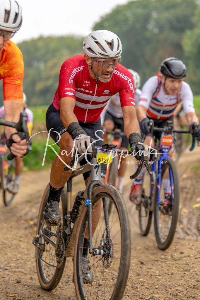 Ralf Eppink Photography 20251011_DSC02065 | Sportfotografie, Eventfotografie, Porträtfotografie, Radsport Fotograf, Triathlon Fotograf, Düsseldorf Fotograf, Köln Fotograf, Actionfotografie, Teamfotografie, Peoplefotografie, Business Portraits, Veranstaltungsfotografie, Reportagefotografie - Realisiert mit Pictrs.com
