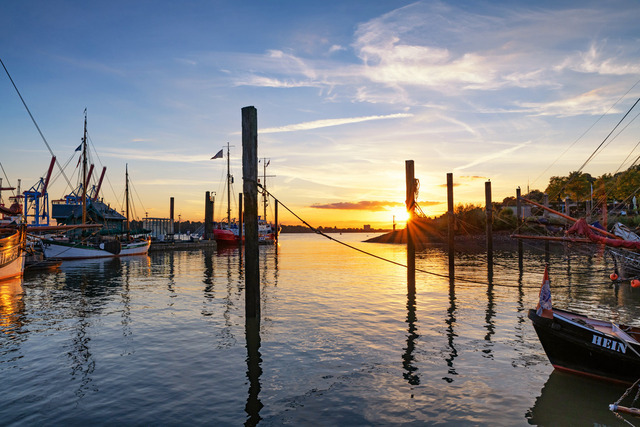 10221020 - Abend in Övelgönne. | Abendlicht im Museumshafen Övelgönne.