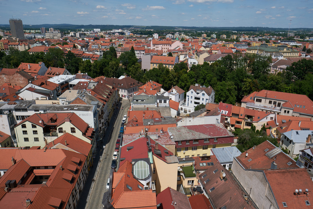 Blick vom Kirchturm auf die Stadt | Budweis, Tschechoslowakei - June 16, 2022: Blick vom Kirchturm auf die Stadt. - Realisiert mit Pictrs.com