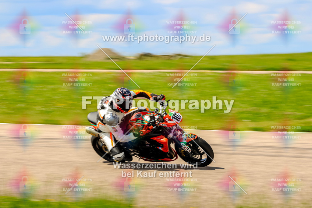 MotoTeam-0495 | Hier findet Ihr Bilder von Touristenfahrten auf der Nürburgring Nordschleife oder von anderen Veranstaltungen die ich besucht habe. Viel Spass beim Durch Schauen 