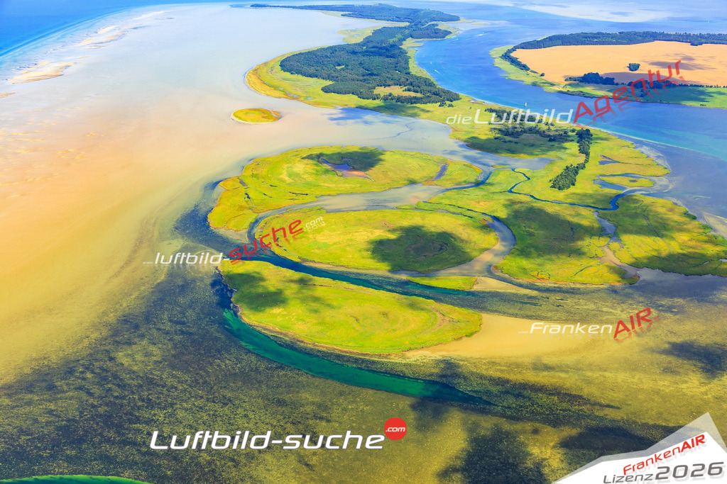Die Luftaufnahme Grosser_werder - Zingst wurde vom UL-Flugzeug (keine Drohne) aus fotografiert.Hohe Druck- Auflösung-die Geschenkidee!